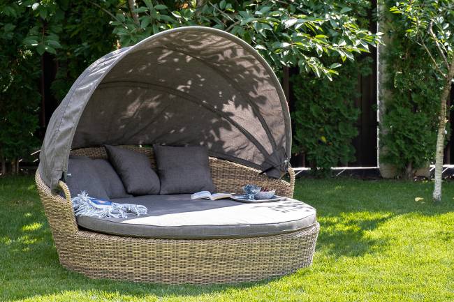 "Стильяно" плетеная кровать круглая, цвет соломенный