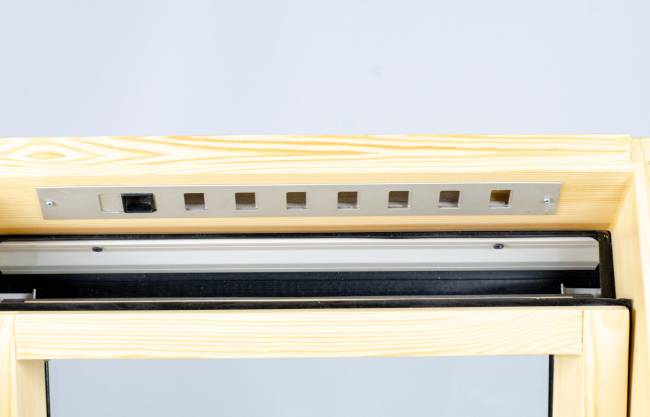 Мансардное окно FTP-V (CH) TOP-HUNG с открыванием по верхней оси Мансардное окно FTP-V (CH) TOP-HUNG с открыванием по верхней оси