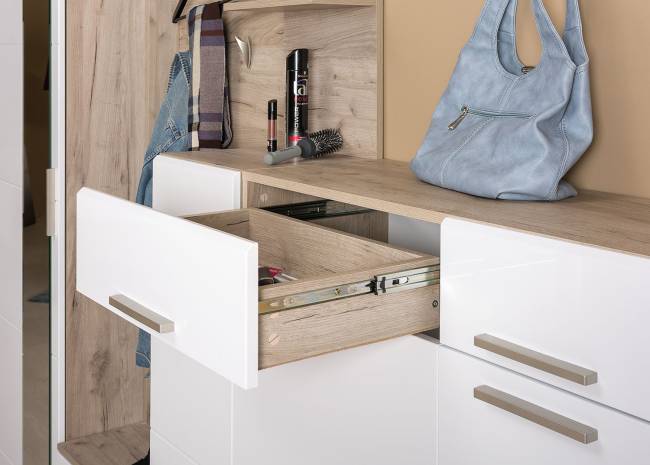 Комод Лайн 13.121 цвет дуб крафт серый/фасады МДФ белый глянец Комод Лайн 13.121 цвет дуб крафт серый/фасады МДФ белый глянец